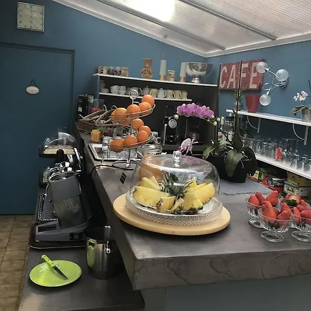 De L'isere Готель Канни