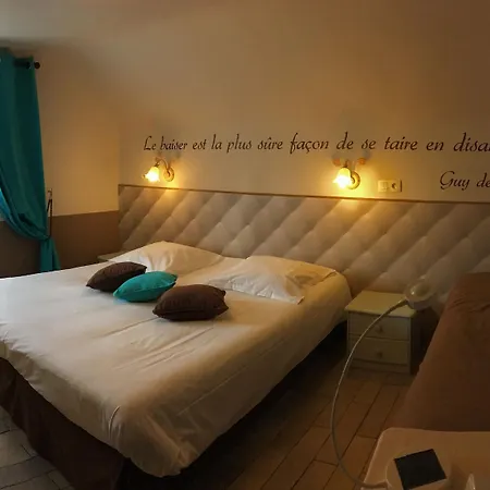 De L'isere 호텔 3*